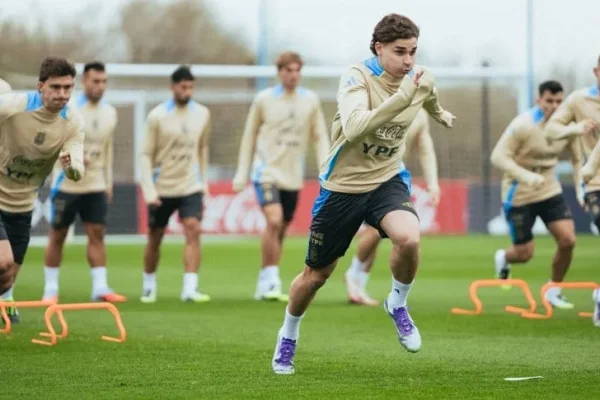 Tres para un puesto: Scaloni define el 11 de la Selección Argentina para jugar con Venezuela