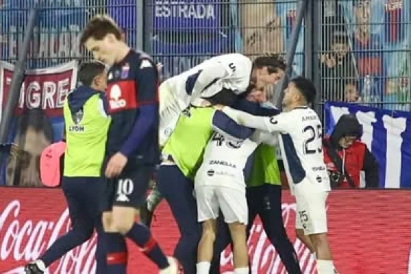 Independiente Rivadavia sacó a Tigre, pasó a semifinales y espera por River o Racing