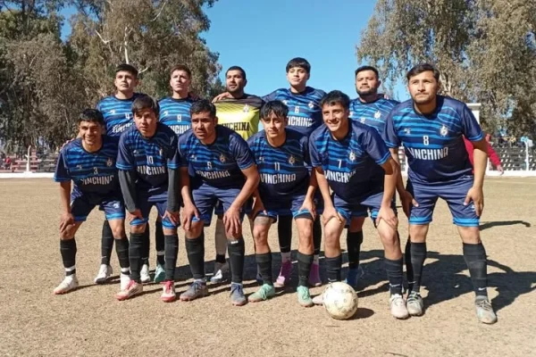 Escuela Deportiva volvió a ganar y achicó la brecha con la punta