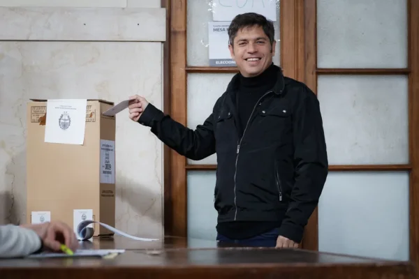 Votó Axel Kicillof en La Plata: 