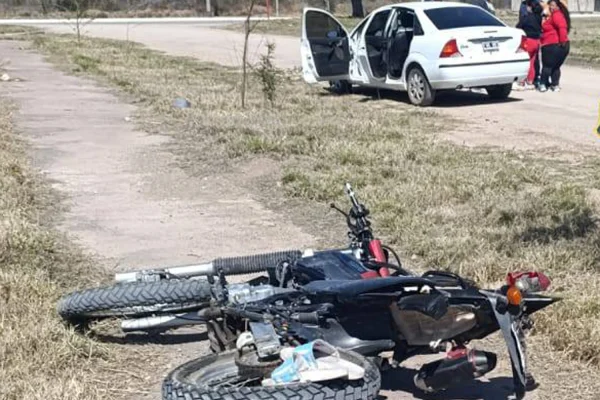Motocilista con fracturas tras chocar con un auto en Chamical