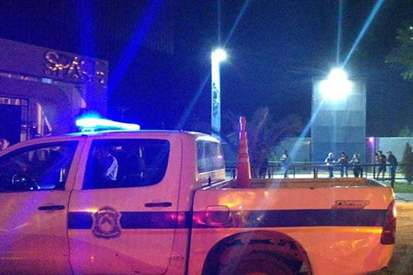 Pelea y agresión a policías en un boliche de la Capital