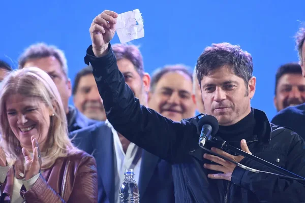 Kicillof recibió un mensaje de Francos y dijo que espera el llamado de Milei