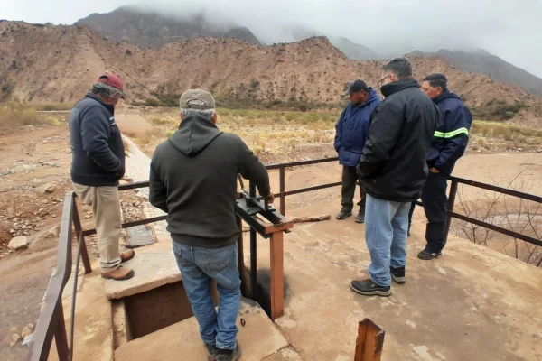 Provincia inicia obra de riego en Famatina para mejorar el suministro de agua