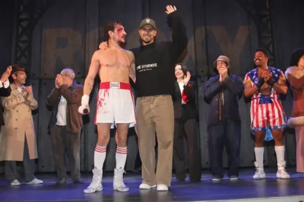 Leandro Paredes revolucionó una obra de teatro y fue ovacionado