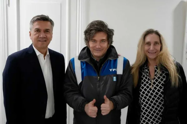 Milei y Karina recibieron a Zdero en la Quinta de Olivos