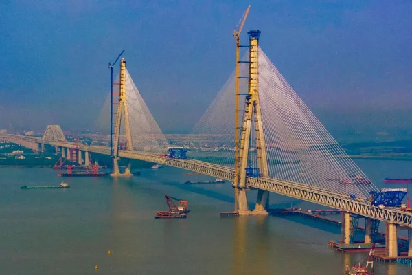 China inaugura el puente colgante más largo del mundo