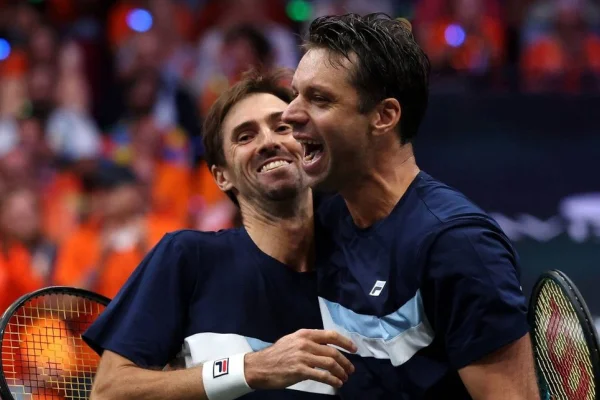 Argentina aplastó a Países Bajos y se clasificó al Final 8 de la Copa Davis