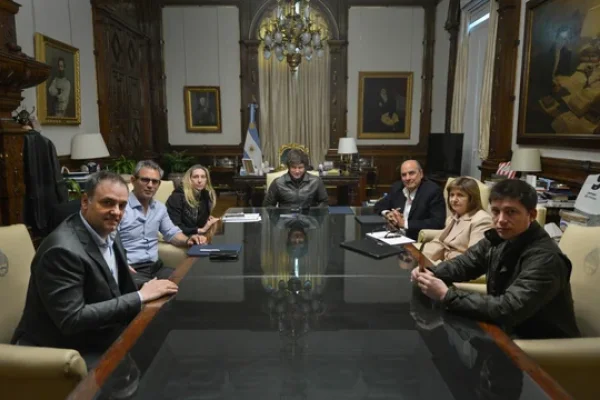 Javier Milei encabeza una nueva reunión de mesa política y se prepara para grabar la Cadena Nacional