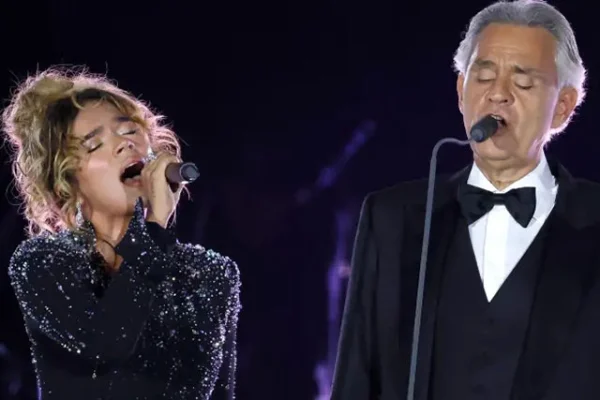 Concierto histórico en el Vaticano: Andrea Bocelli y Karol G brillaron juntos al cantar 