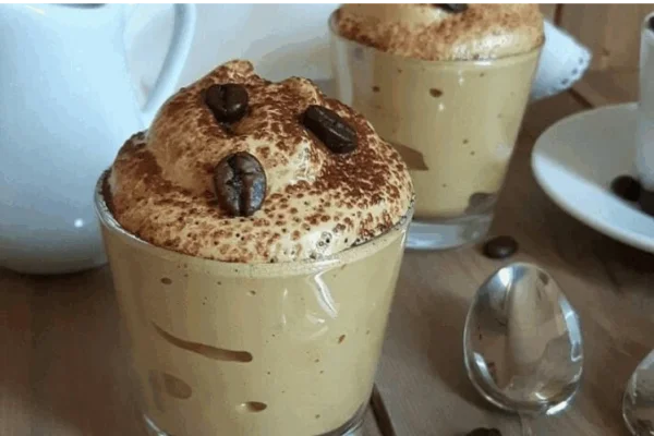 Postre de café con solo 3 ingredientes: la receta rápida y deliciosa que tenés que probar