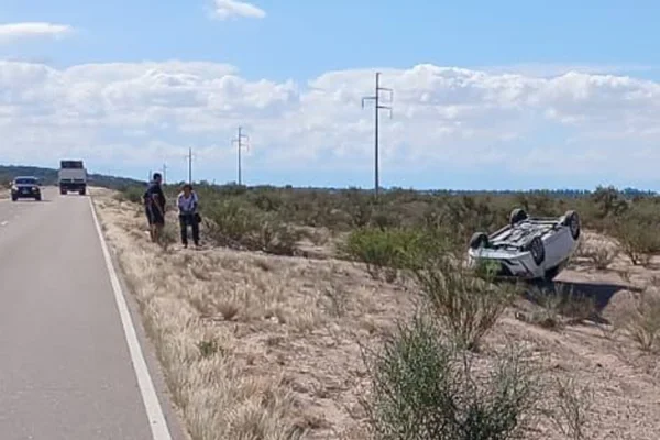 Dos mujeres heridas tras un vuelco en Aimogasta