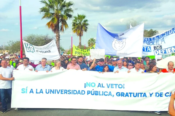 La Rioja también se movilizó por el financiamiento universitario