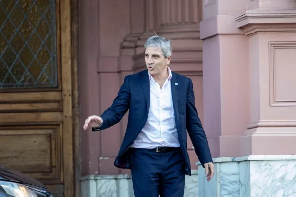 Caputo acusó al Congreso de querer “voltear al Presidente”