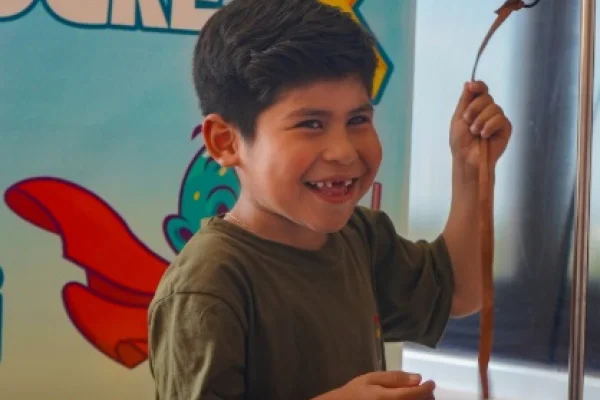Camilo, un niño que se transformó en superhéroe de la vida