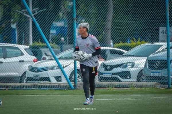 Promesa deportiva: joven arquero de El Portezuelo emprendió su vuelo a México