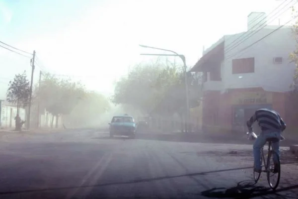 Defensa Civil alerta por el Zonda: piden extremar cuidados para prevenir incendios en la provincia
