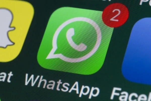 WhatsApp prepara una actualización con publicidad y suscripciones