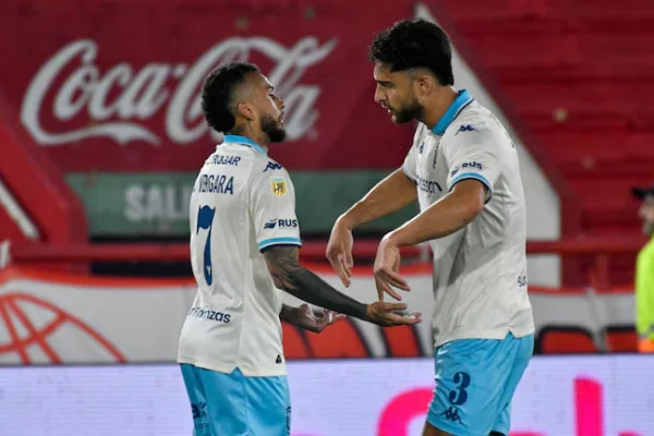 Con un Cambeses estelar, Racing le ganó a Huracán por el Torneo Clausura