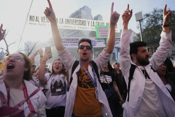 El financiamiento universitario y la emergencia pediátrica llegan al Senado
