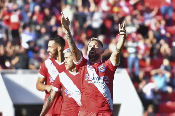 Goleada de Argentinos Juniors frente a Banfield en el Clausura