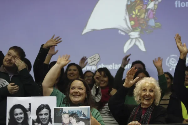 Abuelas de Plaza de Mayo lanza la campaña “Soy de Abuelas” en conmemoración a los 48 años de lucha