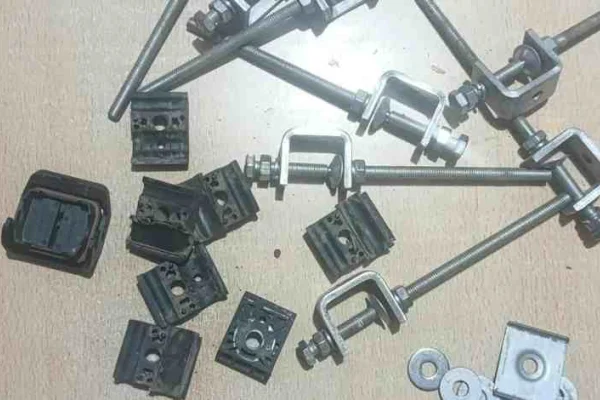 Chepes: cayeron soportes de una antena de telefonía celular y de milagro no hubo personas heridas