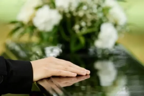 Robaron 15 millones de pesos y varios objetos de una funeraria en refacción