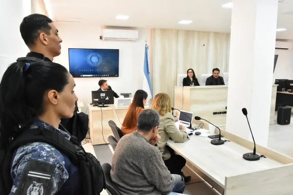 Pidieron casi 20 años de prisión para acusado de abusar de su hijo