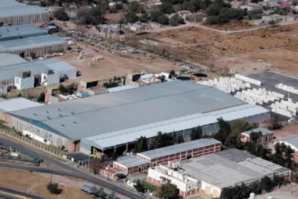 Parque Industrial: otra empresa suspendió a todo su personal