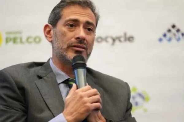 Santiago Azulay: “El cambio climático ya golpea a la provincia y los incendios forestales son cada vez más voraces”