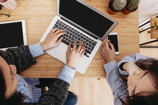 Periodismo y algoritmos: por qué crece la demanda de verificadores de IA