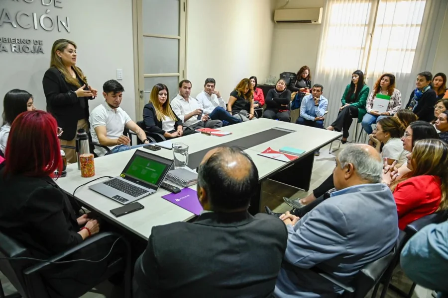 Instituciones públicas y privadas se reunieron. Instituciones públicas y privadas se reunieron.