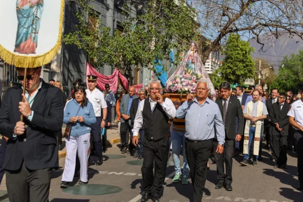 La Legislatura de La Rioja celebró a su patrona con una emotiva procesión