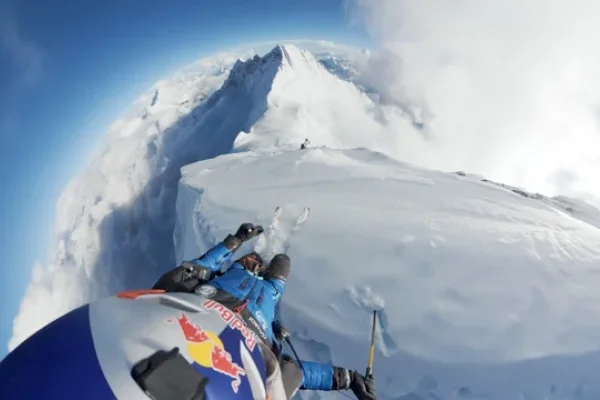 Un alpinista polaco escaló el Monte Everest y lo bajó esquiando y sin oxigeno suplementario