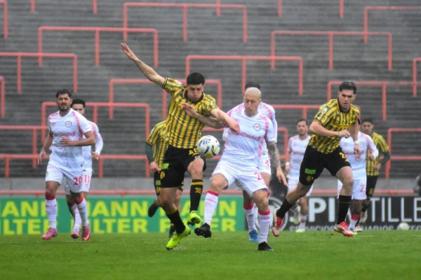 Argentinos pegó en una ráfaga de goles y dejó a Aldosivi con las manos vacías