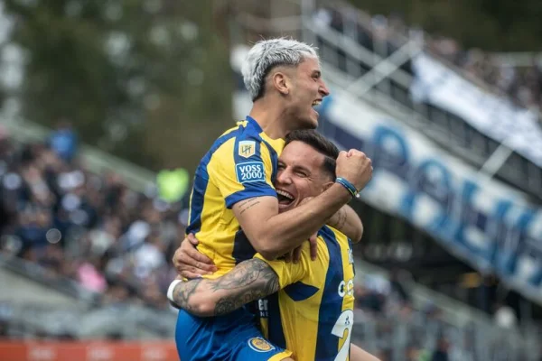 Rosario Central goleó a Gimnasia en La Plata y se afirma en la Zona B
