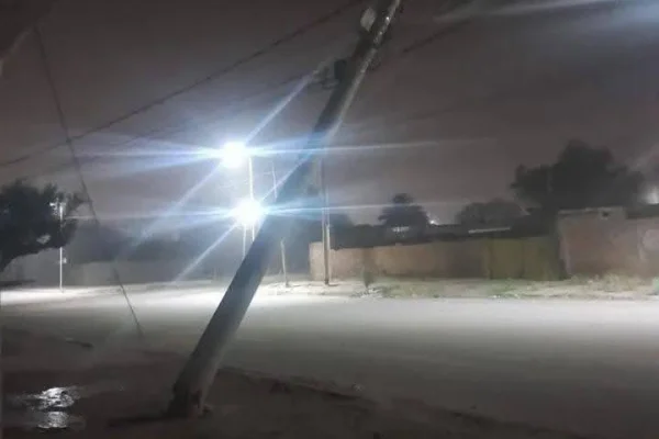 El viento provocó destrozos y cortes de energía en varias zonas