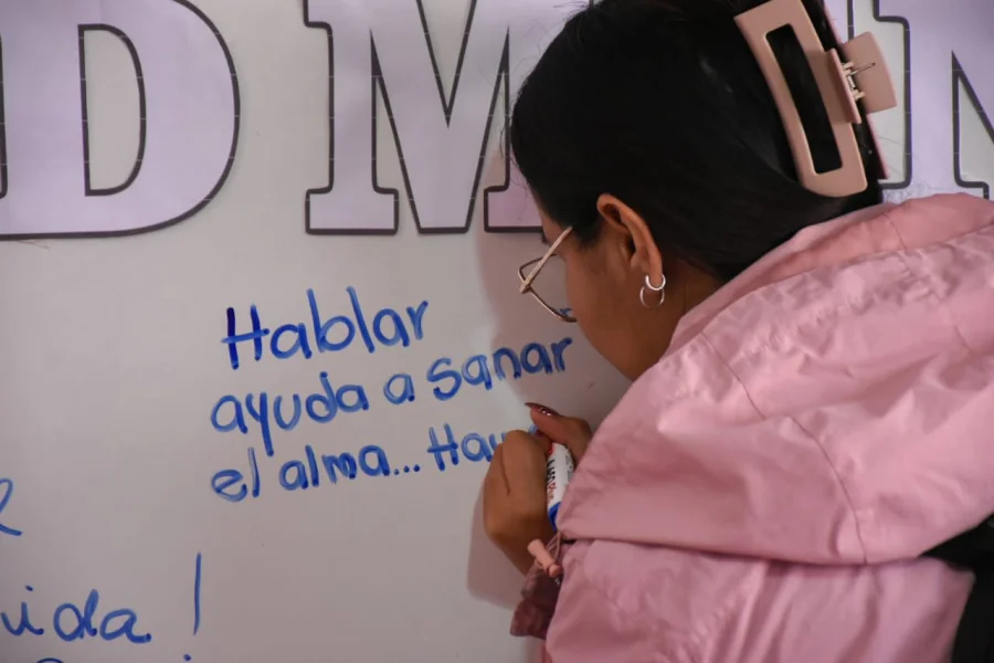 Historias que acompañan. Se mostró cómo el arte y la literatura no solo informan, sino que también acompañan y muchas veces salvan..