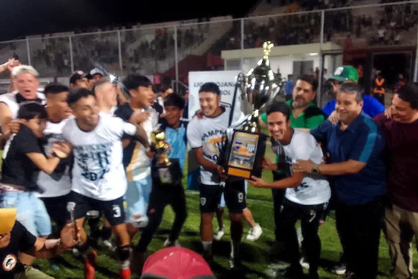 ¡San Vicente campeón!, un grito que estuvo contenido 84 años