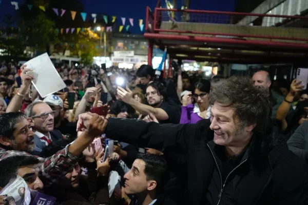 En plena campaña electoral, Javier Milei recorrerá más de diez provincias e iniciará por Tierra del Fuego