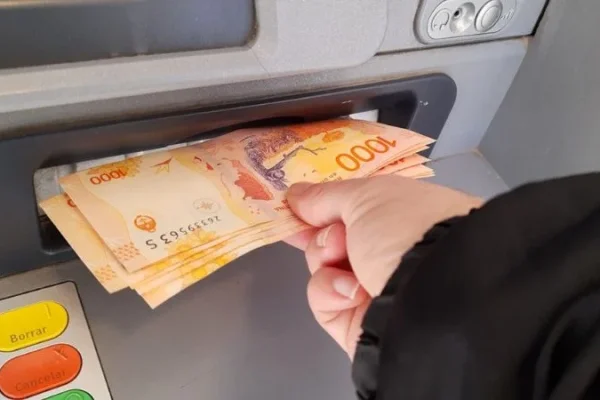 Catamarca anunció suba de haberes y aumento del piso salarial