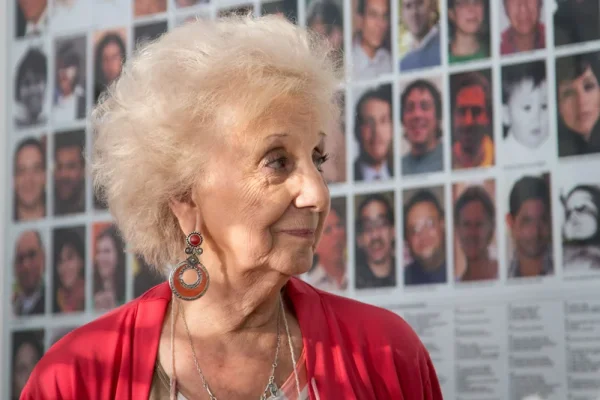 Internaron a Estela de Carlotto