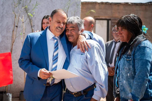 La Provincia ajudicó viviendas para 19 familias de Salinas de Bustos