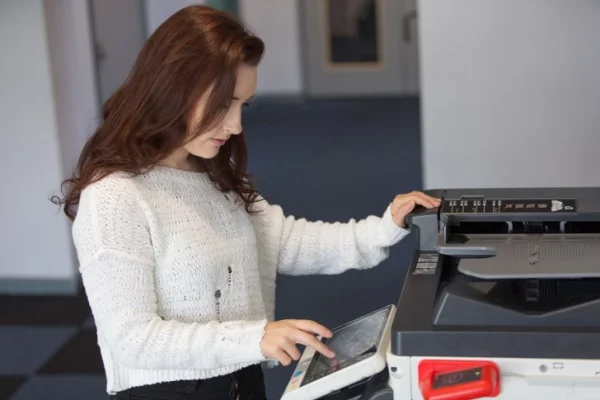 El gasto de oficina que nadie controla: ¿cómo reducir hasta un 30% los costos de impresión?