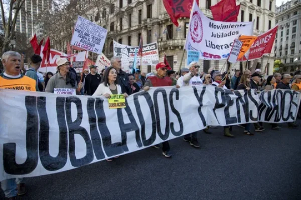Los jubilados volverán a marchar este miércoles junto a las dos CTA