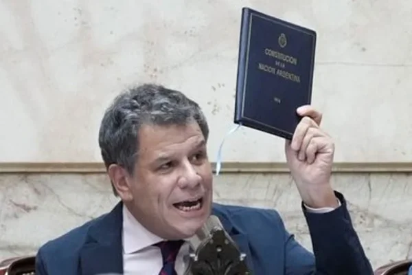 Manes criticó la economía de Milei: “Convirtió a la Argentina en un casino en el que todos perdemos”