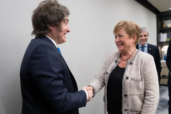 El FMI pidió al Gobierno acumular reservas y buscar un “amplio apoyo político” para avanzar en reformas