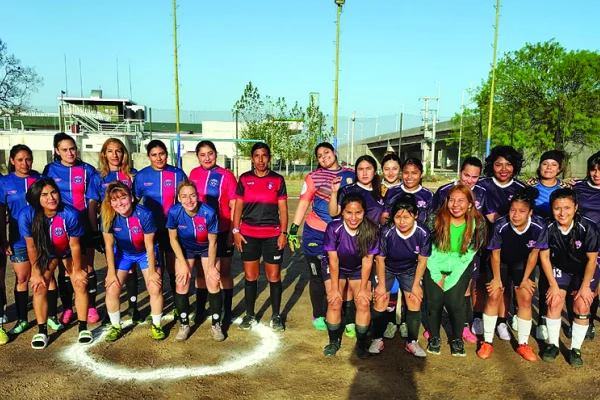 El Torneo Municipal de Fútbol Femenino volvió a jugarse en el Poli Menem