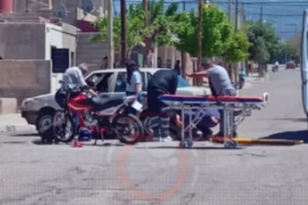 Motociclista con lesiones graves tras siniestro vial